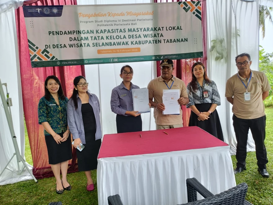 Pengabdian kepada masyarakat